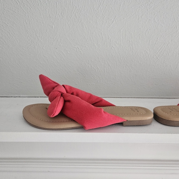 NWOT A New Day Adley Red Bow Flip Flop Sandals - Picture 4 of 10